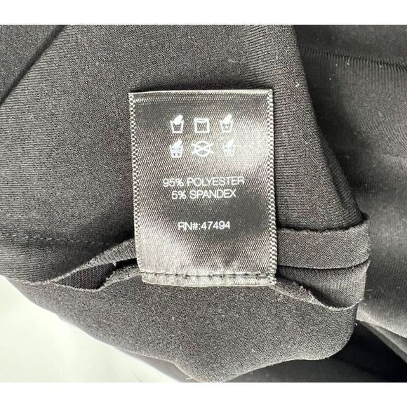 Norma Kamali Cut Out Turtleneck Top Size Medium 38 Pullover Thumb Holes Black - Picture 3 of 4